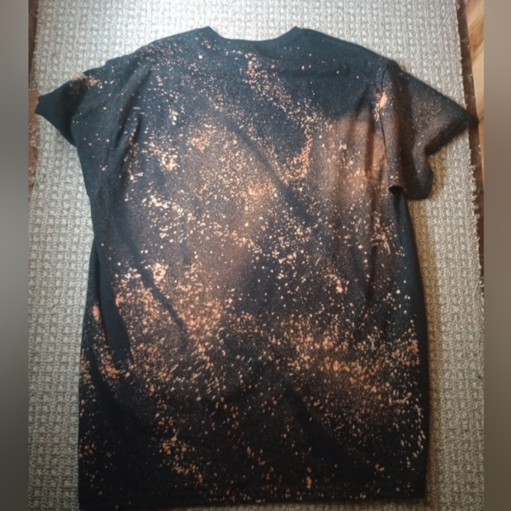 Handmade bleached tshirt - Picture 4 of 4